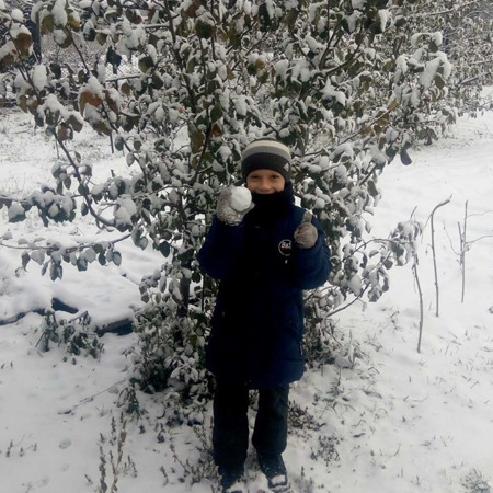 Артем  Коломєйцев, 7 років,  смт Петропавлівка