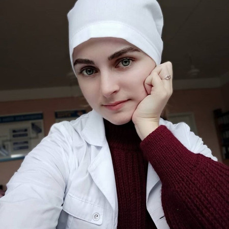 Тетяна Іваненко,  18 років, с. Верхньоводяне,   Харківська область