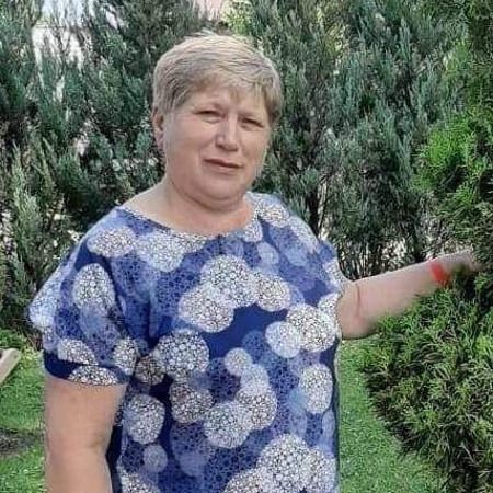 Римма Анатоліївна Зеленохат, вчитель Захисту України,  трудового навчання і технологій,  основ здоров'я Хорошівської ЗОШ