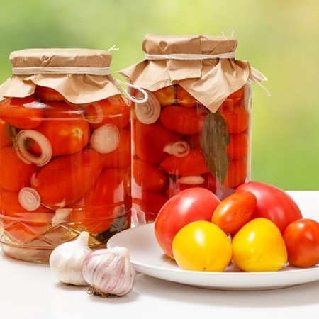 Мариновані помідори з медом і часником