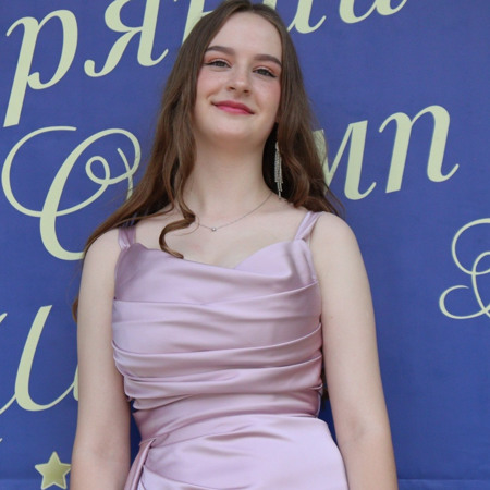 Яна Мельник, закінчила школу зі срібною медаллю