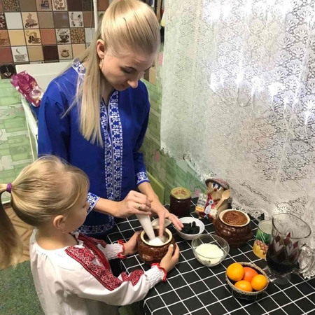 Узвар  від Аліни і Поліни Глянько