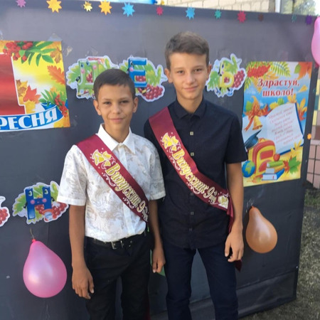 Випускники 9 класу Лозівської ЗОШ