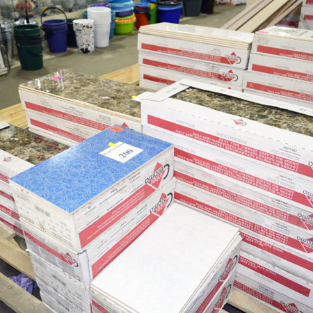 Плитка для стін та підлоги