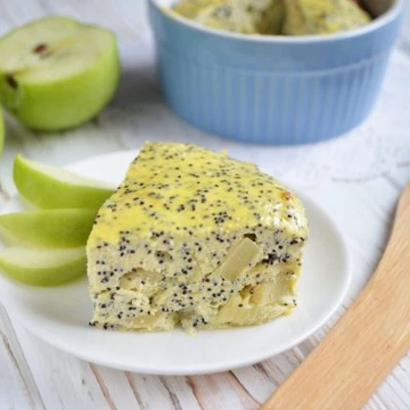 Сирна запіканка з маком і яблуками