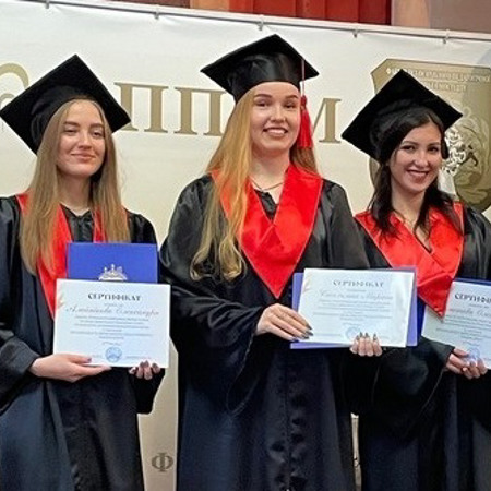 Среди популярных специальностей: журналистика, психология и цифровые технологии