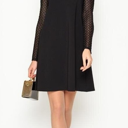 Маленьке чорне плаття