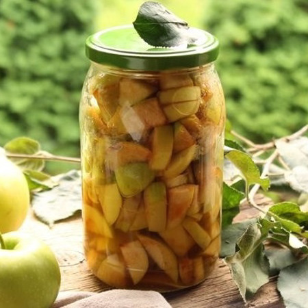 Яблука у власному соку