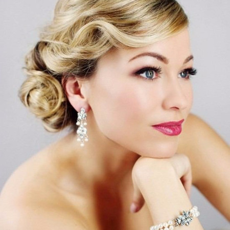 10. Смілива ретро-зачіска "холодна хвиля"