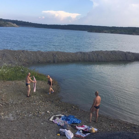 Поплавати в соляному озері