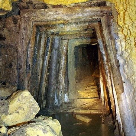 Таємниці  катакомб 