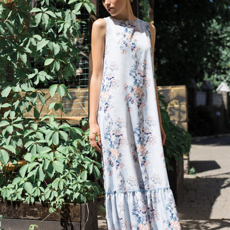 Довга сукня з квітковим принтом: натисни на фото та обери фасон