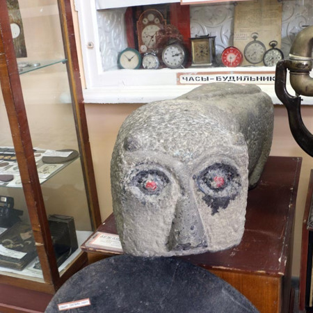 Каменный лев