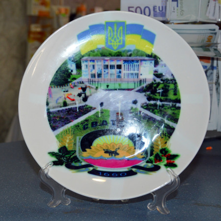 Тарілки будь-якого розміру з підставкою