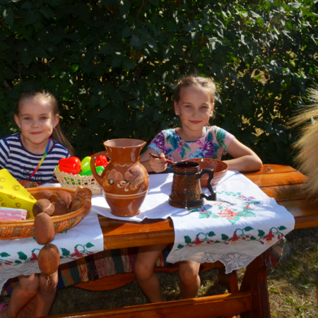 Фотозони від працівників дитячих садочків міста 