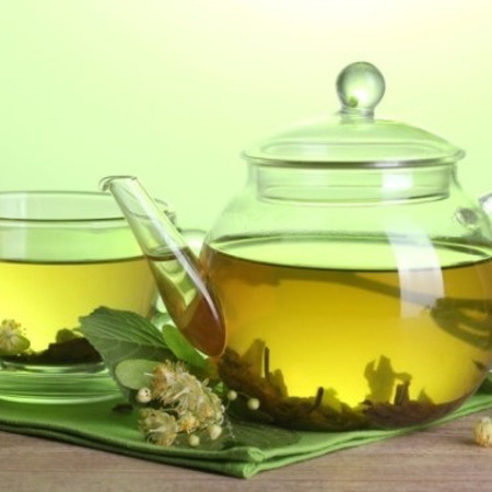 Малиновий чай з квітками липи