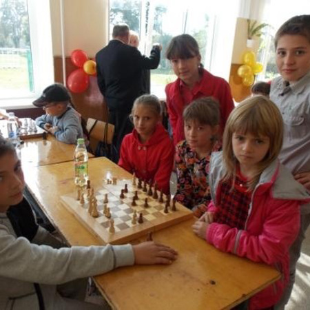   "Формування національного світогляду, ведення здорового способу життя у  житловому масиві Хотінь" 