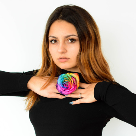 Адріана Єсаян