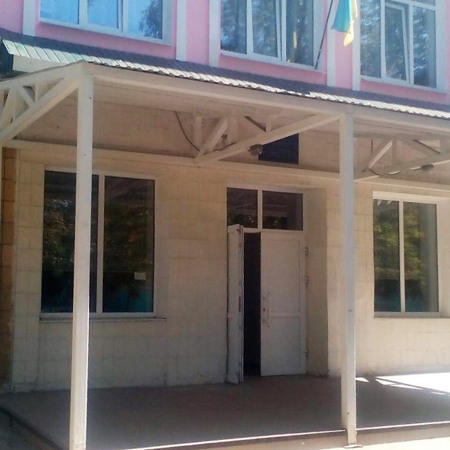 Найбільша кількість учнів та відремонтований фасад