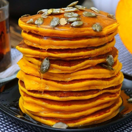 Панкейки з гарбузом і грушами