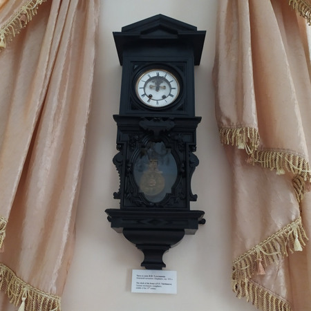 Часы из дома Ф.Ф.Тульчианова, немеций механизм «Junghans», середина 19 века. 