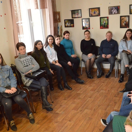 Почали проводити дискусійні клуби для молоді