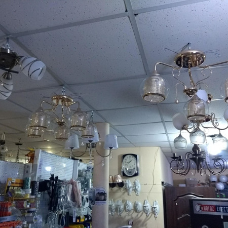 Люстра від магазину Будмаг