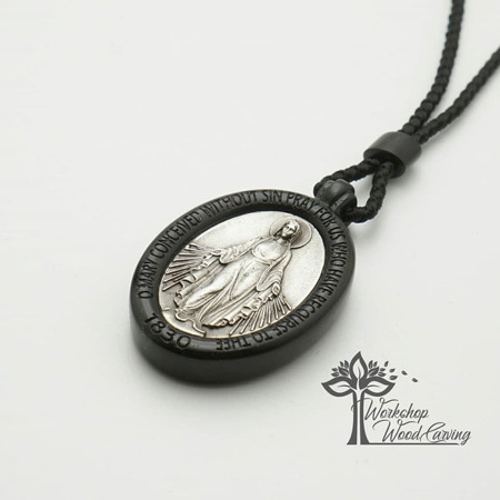 Підвіска чи браслет ручної роботи із символами віри