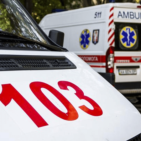 Нетверезий пацієнт наніс жорстокі удари водію автомобіля "швидкої"