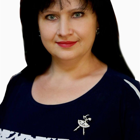 Дина Сарвилова, руководитель образцового ансамбля танца «Катюша». Салат с грушей и орехами