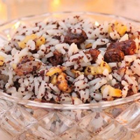 Кутя з рису з мигдалем та жовтими родзинками