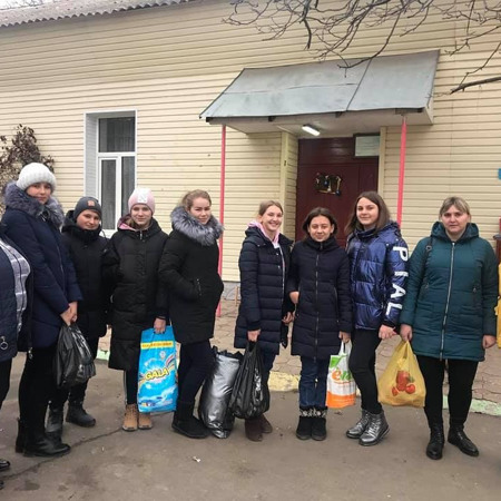 ГО “Сузір’я добра” та учні 8-го класу Майорівської школи 