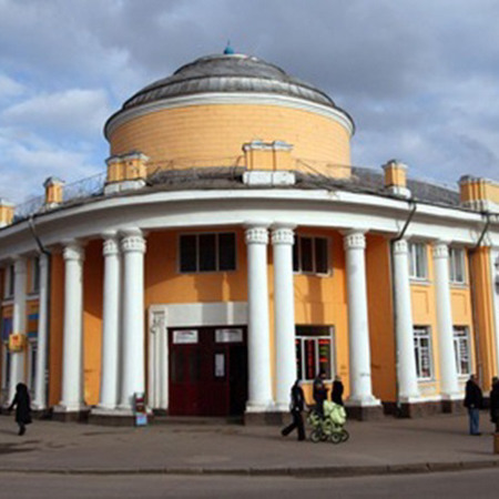 Рештки Кінотеатру-Молодіжного центру