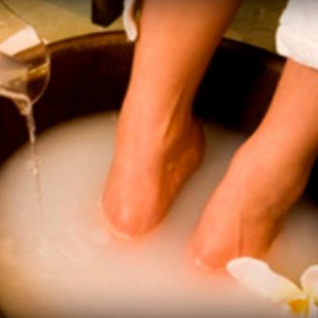 Парити ноги