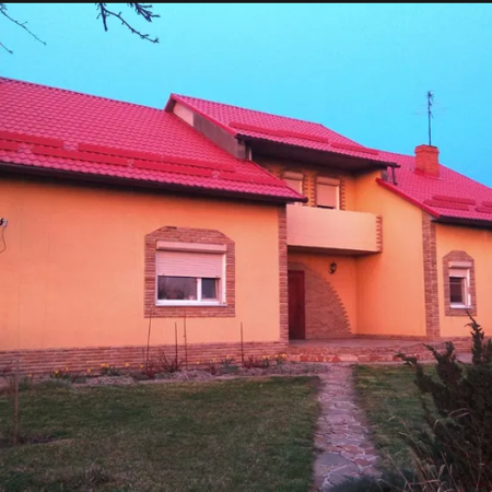  Будинок з видом на озеро у передмісті за 860 066 грн. 