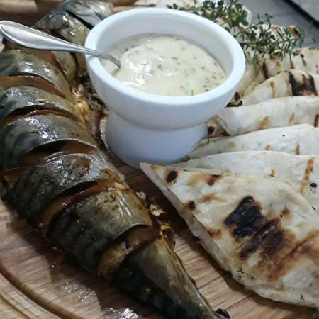 Скумбрія з лавашем