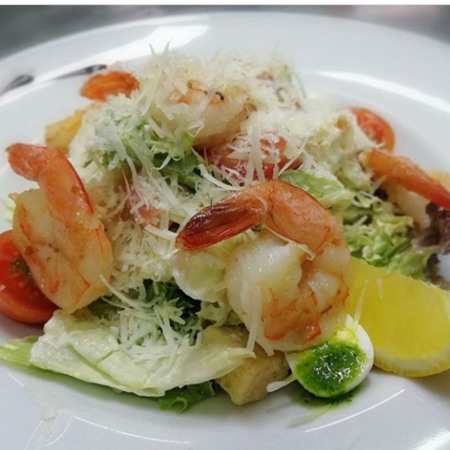 Салат «Цезар» (з королівською креветкою)