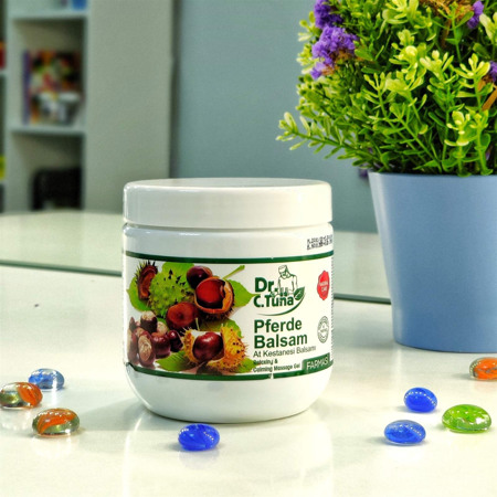 Массажный гель с экстрактом конского каштана Pferde Balsam Dr. Tuna 