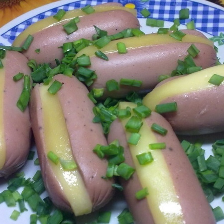 Сардельки з сиром