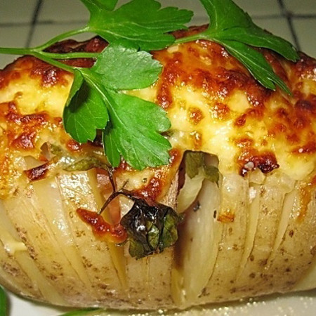 Картопля, запечена у фользі