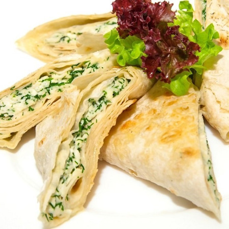 Лаваш із сиром та зеленню