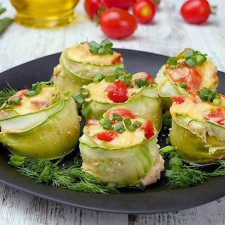 Корзинки з кабачків і шинки