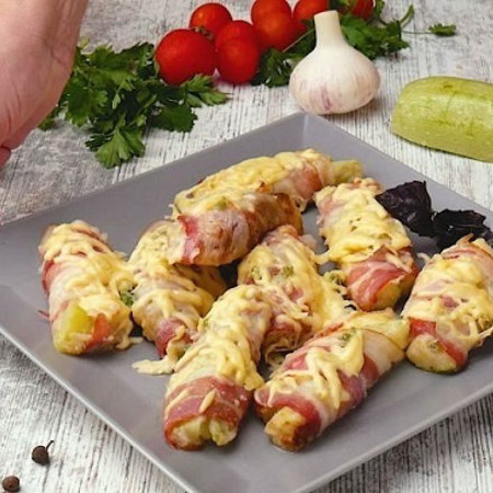 Кабачок в беконі