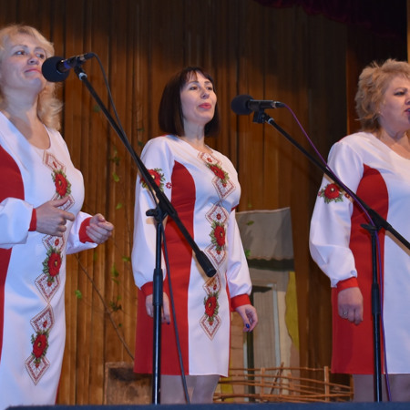 Народний вокальний ансамбль “Чарівниці”