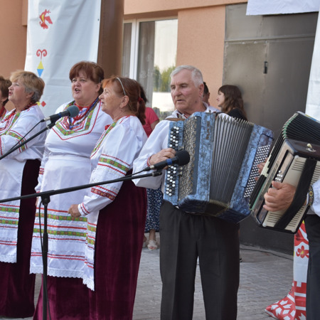 Народний фольклорний ансамбль “Надвечір'я”