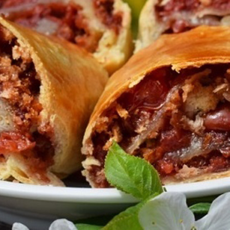 Штрудель з вишнею