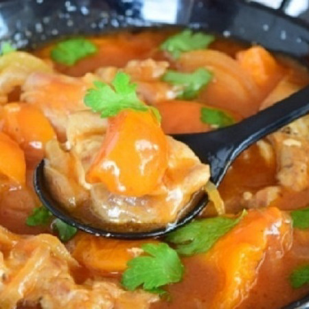 Курка з абрикосами