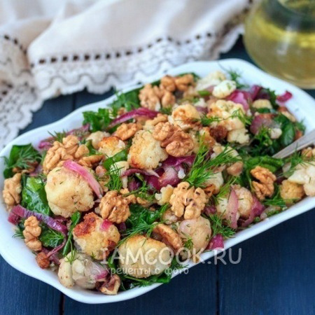 Теплий салат із цвітної капусти