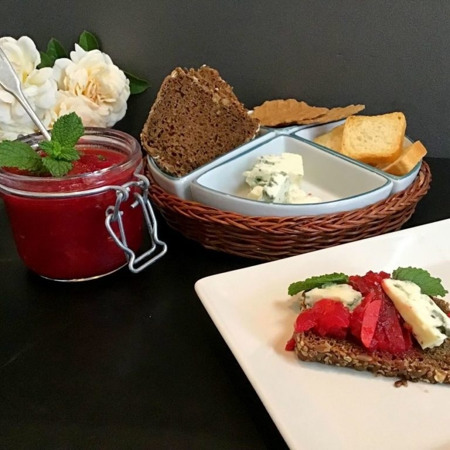 Соуси чатні з буряка та чатні з вишневого соку чи червоної смородини