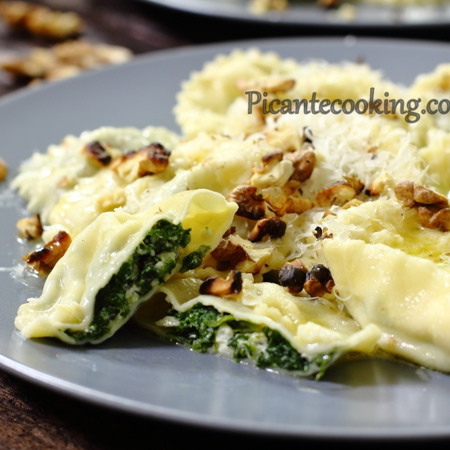 Равіолі зі шпинатом та сиром